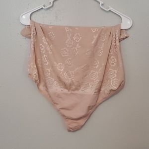 SMOOTHING™ ULTRA HIGH WAIST THONG PANTY